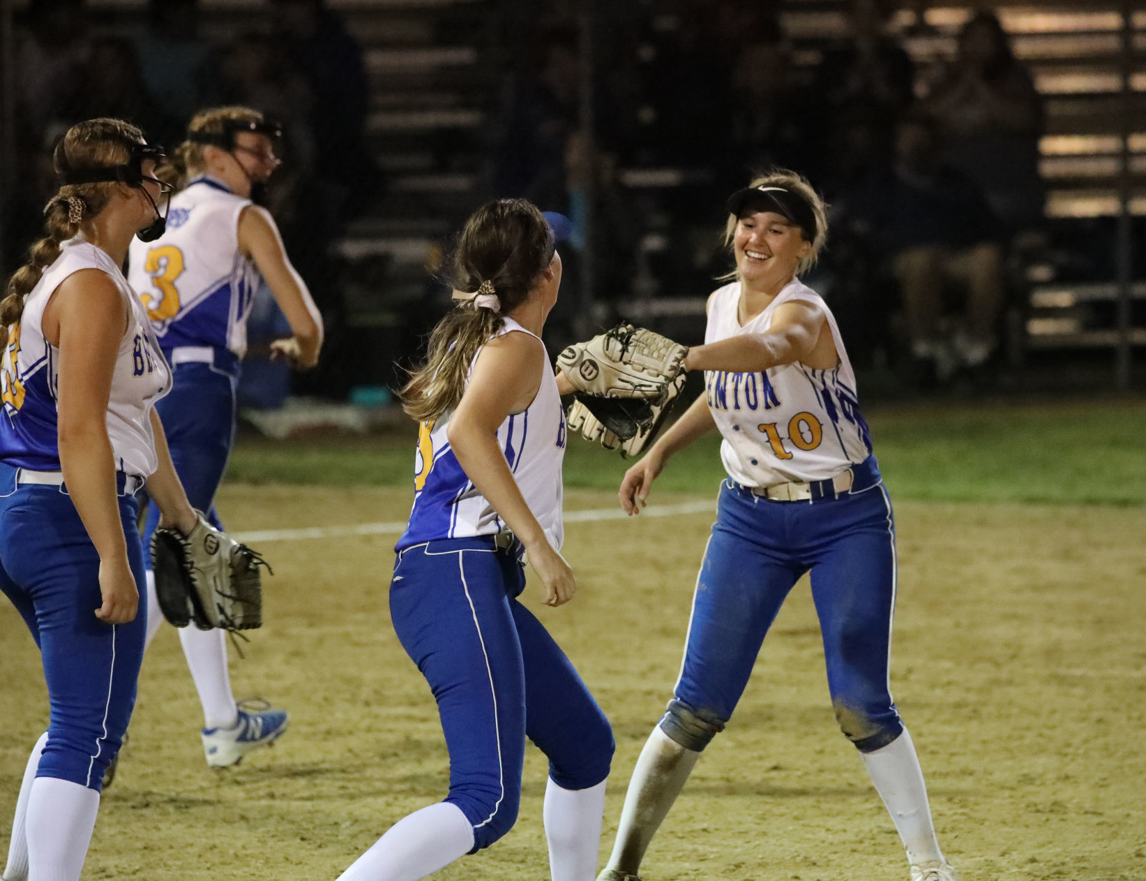 Alyse Harvey and Jessa DeMoss